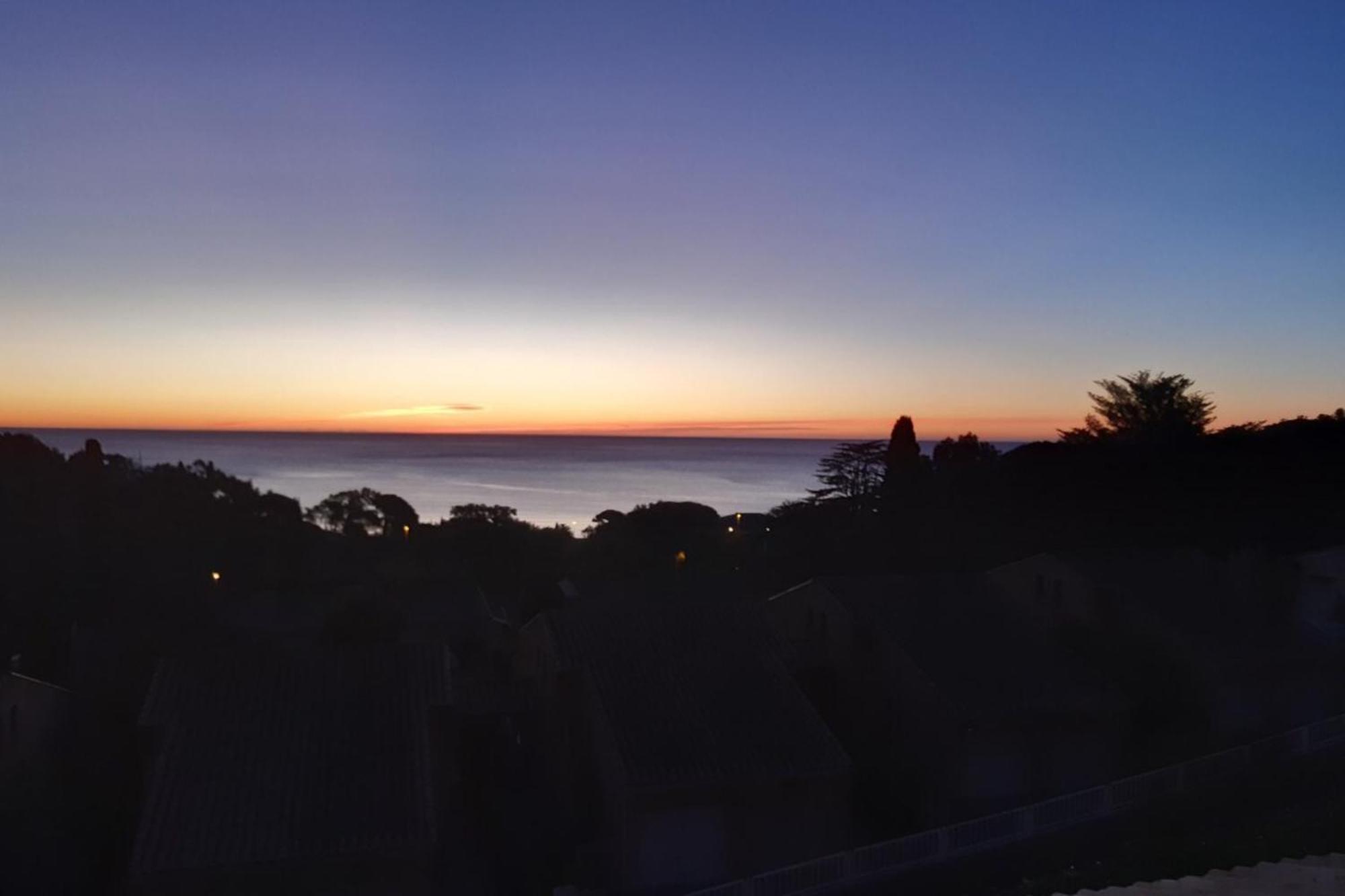 Duplex In Pramousquier - Sea View Apartment Le Lavandou Exterior photo