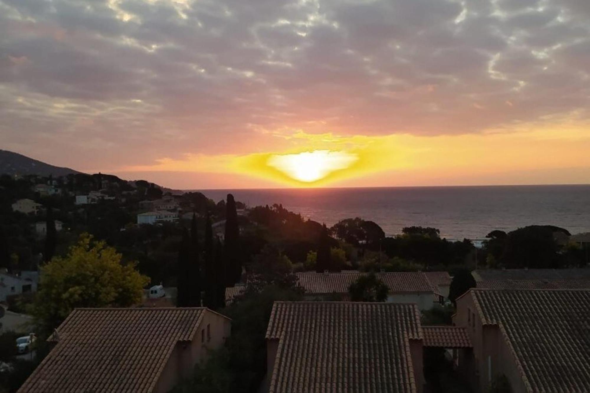 Duplex In Pramousquier - Sea View Apartment Le Lavandou Exterior photo